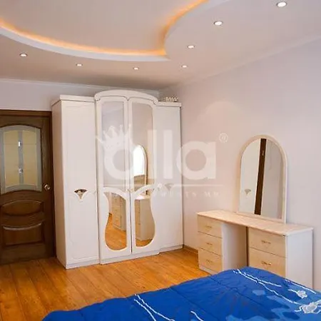 3 In The Center Of Apartment *